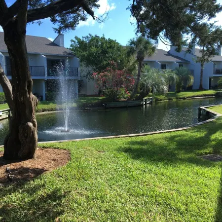 Just Updated - Beach Side Spacious Ground Floor Flat Condo - steps to the beach!