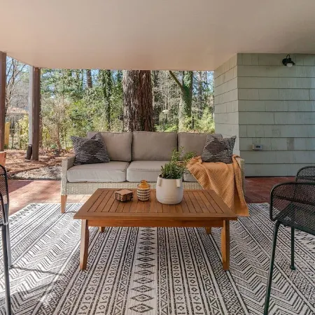 Warm Luxury in walkable downtown Durham (2.5 mi. from Five Pts. Plaza)