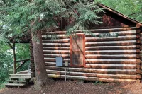 Historic one bedroom log cabin