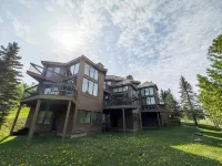 Ski-in/Ski-Out townhome, family-friendly, ideally located to resort amenities