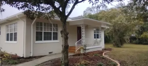 Deco style spacious remodeled house in the heart of Sebring close to everything.