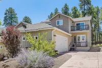 Family-Friendly Townhome w/ AC, Peak Views, Close to Nau, Williams, Grand Canyon