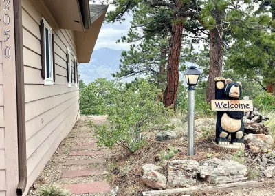 Updated w/ new hot tub: close-in w/ views on 2 acres Outdoor activities 고블린스 포레스트 주변 호텔