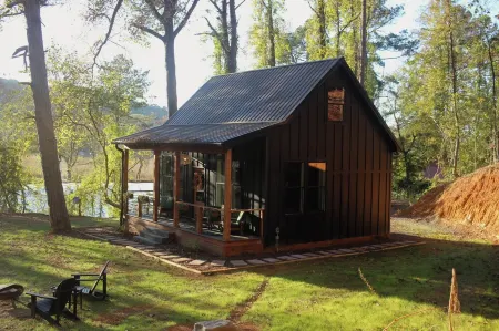 Hidden Springs Cottage, Rome, GA, King Loft Bedroom, Private Lake Access