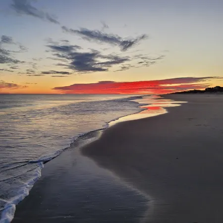 Island Time is an enchanting oceanfront cottage perfect for couples