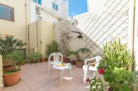 Well Located Townhouse & Courtyard Kalka - Happy Rentals Hotel in zona Birgu Belvedere/Is-Simenta