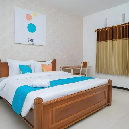 Sans Hotel Queen Batu
