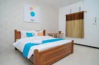 Sans Hotel Queen Batu - parcheggio