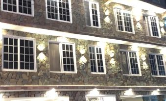 The Mall Street Hotel
