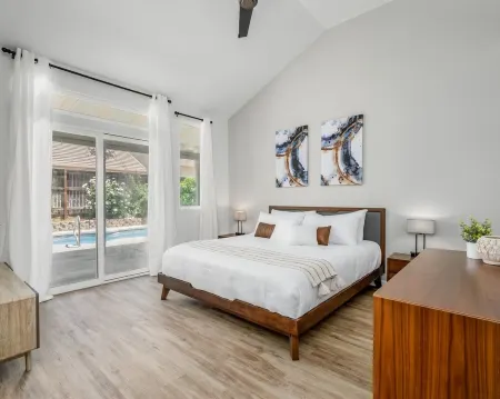 Fresno House , Pool , BBQ , Firepit , Garage , 3BD/2BTH Отели рядом с достопримечательностью «Deran Koligian Stadium»