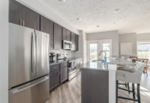 Relax in Style, Golf course Community Townhouse - 3440 Hoteles en Lysander