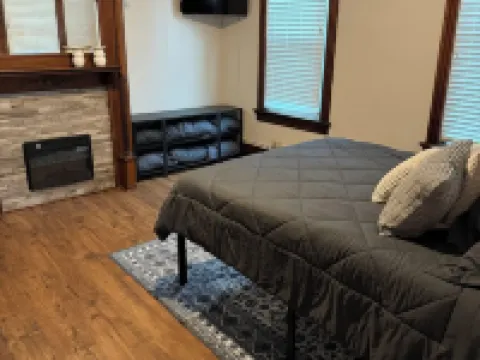 Monument House, Near Spooky Nook , Heart of Hamilton,Oh private parking , Slps 8 Hotele w: Hamilton