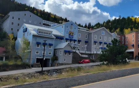 Grand Z Hotel Casino by Red Lion Hotels Отели в г. Блэк Хок