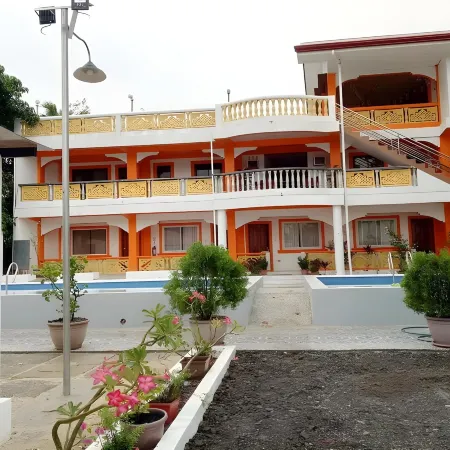 Palm Grove Saud Holiday Complex Hotel