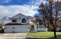 Spacious 4-bedroom house in a quiet neighborhood in a centralized location