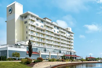 The Inn at Harbor Shores Hotels near The Candlestick Maker