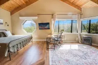 Treetop Haven - Indoor Jacuzzi & Hockey Table - Pet-friendly