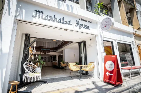 Marhaba House Отели рядом с достопримечательностью «S.W.A.T Chiang Mai»