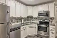 Completely Renovated 3 Br + Loft Mountain Villa - 2nd Floor - 4-Star