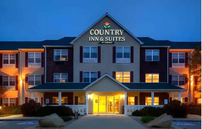 Country Inn & Suites by Radisson, Mason City, IA