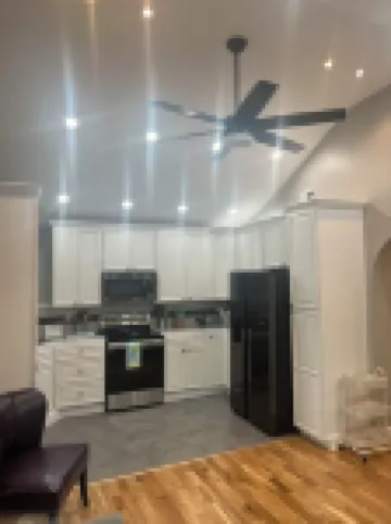 Charming 2-bedroom house in wonderful Portsmouth with AC, WiFi Hotels in Scioto County