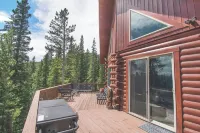 Overlook Lodge - Hot Tub, Fireplace & Private Creek. Family-Friendly!