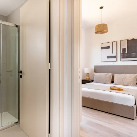 Sanders Eduardovich - Lovely 2-Bdr with Balcony