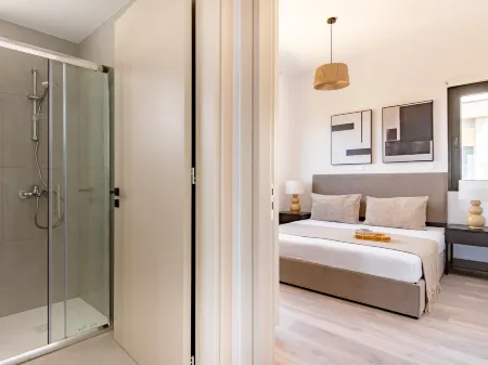 Sanders Eduardovich - Lovely 2-Bdr with Balcony Отели в г. Агиос Афанасиос