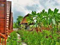 The Peace Arta Bungalow Hotels near Sampalan Harbor