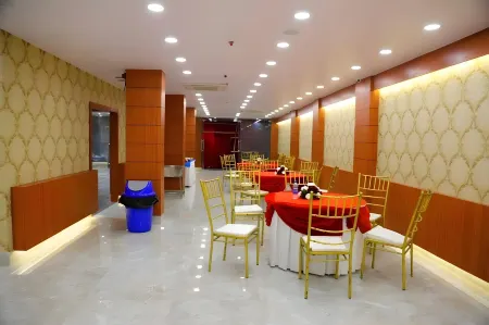 The Panash Hotel & Banquets Отели рядом со станцией Sealdah Railway Station