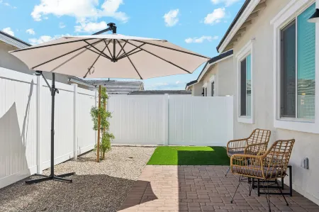 Breezy Modern House in Casa Grande with Pool,BBQ