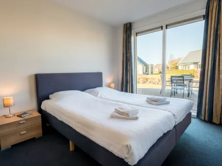 Charming Villa by the Water