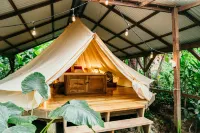 Palmar Beach Lodge Hotels in Bastimento