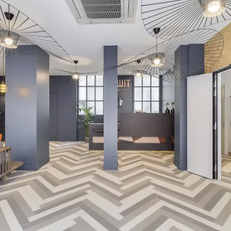 WIT Hotel Отели рядом с достопримечательностью «Кабаре Фоли-Бержер»