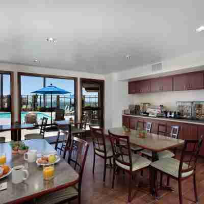 Inn at the Cove Dining/Meeting Rooms