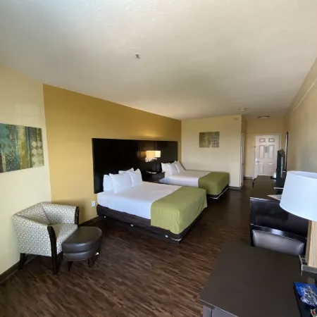 Galveston Beach Hotel Отели рядом с достопримечательностью «Ocean Star Offshore Drilling Rig & Museum»