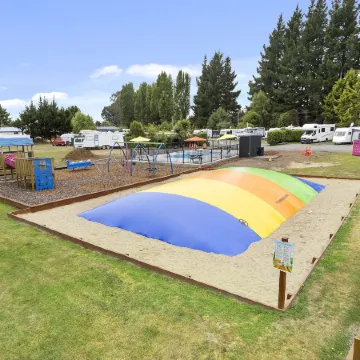North South Holiday Park Отели рядом с достопримечательностью «Папани»