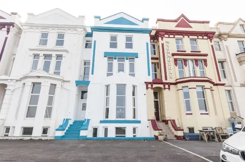 Five Way Apartments Hotels in Goodrington