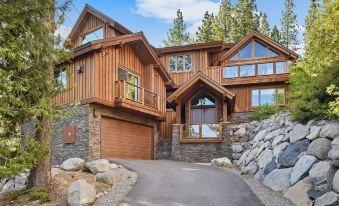 Luxury Mountain Chalet Deck w/ BBQ & Lake Views