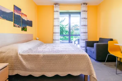 Casa Livio - Rooms and Studios Hotels in Uggiate con Ronago