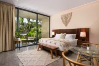 Mistiq Luxury Condo