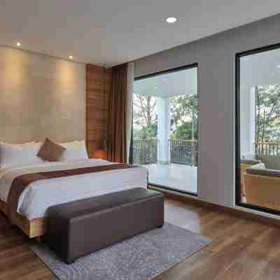 Atsuka Hill View Villa 8 Bedrooms with a Private Heated Swimming Pool Rooms