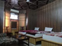 Al-Hateem Hotel Hotels near Burj Noor Trading Centre