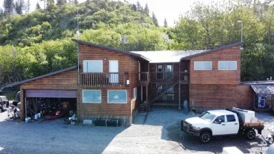King Halibut Lodge Hotel di 