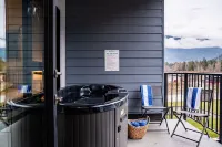 Powder Pines Retreat by Revelstoke Vacations