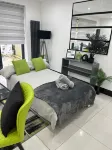 Urban Sleeps 6 Private Garden-Family Pet Friendly
