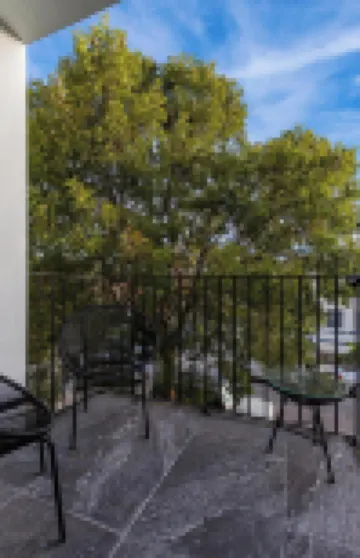 Lux Retreat by Renzzi