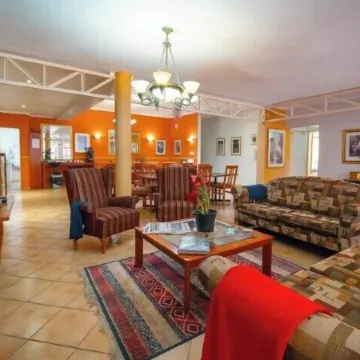 Broadway Guesthouse Отели рядом с достопримечательностью «Торговый центр N1 City»