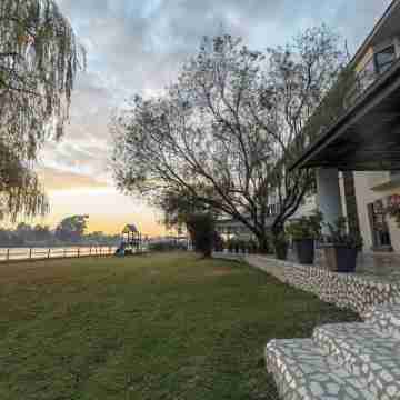 Anew Hotel & Convention Centre or Tambo Johannesburg Hotel Exterior