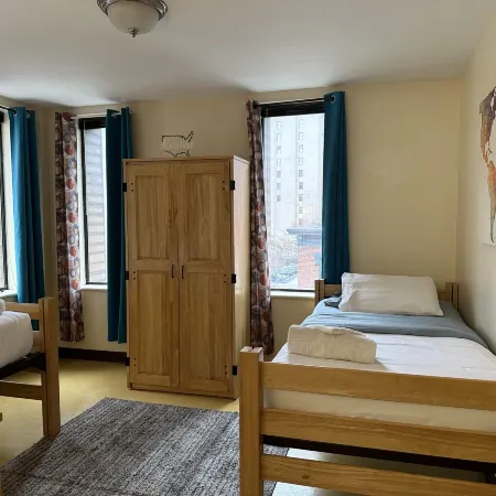 2 Bedroom Downtown Apt City Views Park Walk